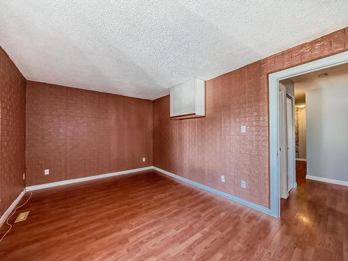 28 3111 142 Avenue, Edmonton, AB - Indoor Photo Showing Other Room