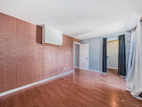 28 3111 142 Avenue, Edmonton, AB - Indoor Photo Showing Other Room