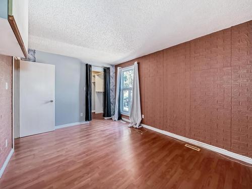 28 3111 142 Avenue, Edmonton, AB - Indoor Photo Showing Other Room