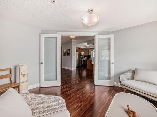 302 10232 115 Street, Edmonton, AB - Indoor Photo Showing Bedroom