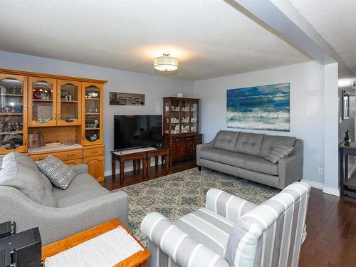 10603 103A Street, Westlock, AB - Indoor Photo Showing Living Room