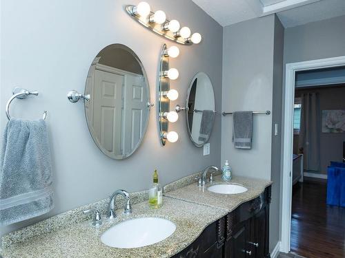 10603 103A Street, Westlock, AB - Indoor Photo Showing Bathroom