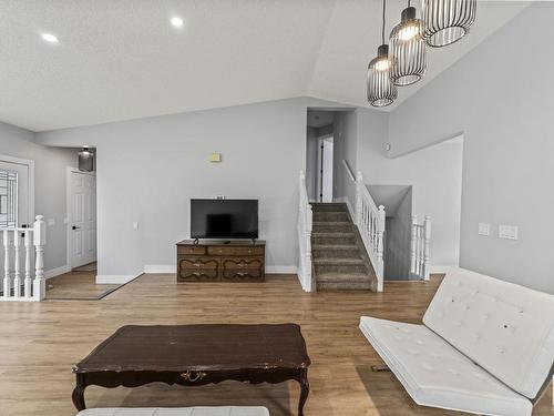 1508 48 Street, Edmonton, AB - Indoor Photo Showing Living Room