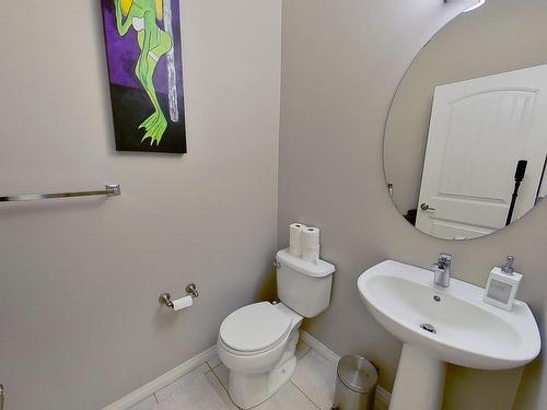 3124 Paisley Road, Edmonton, AB - Indoor Photo Showing Bathroom