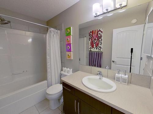 3124 Paisley Road, Edmonton, AB - Indoor Photo Showing Bathroom