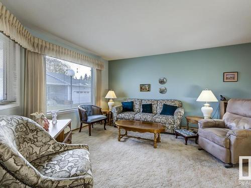 17314 Callingwood Road, Edmonton, AB - Indoor Photo Showing Living Room