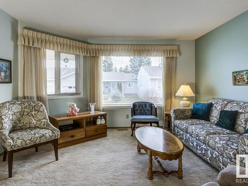 17314 Callingwood Road, Edmonton, AB - Indoor Photo Showing Living Room