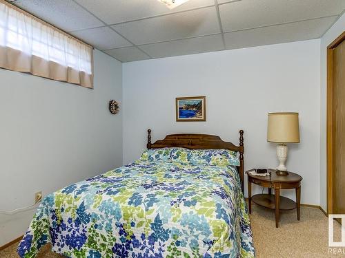 17314 Callingwood Road, Edmonton, AB - Indoor Photo Showing Bedroom