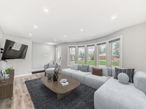 4324 73 Street, Edmonton, AB - Indoor Photo Showing Living Room