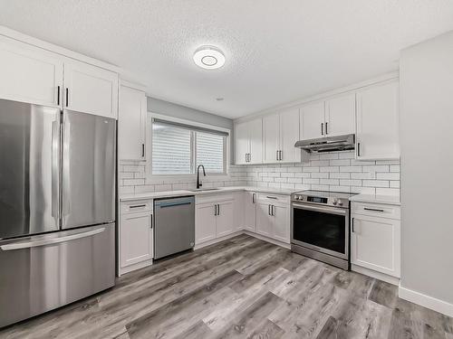 4324 73 Street, Edmonton, AB - Indoor Photo Showing Kitchen With Upgraded Kitchen