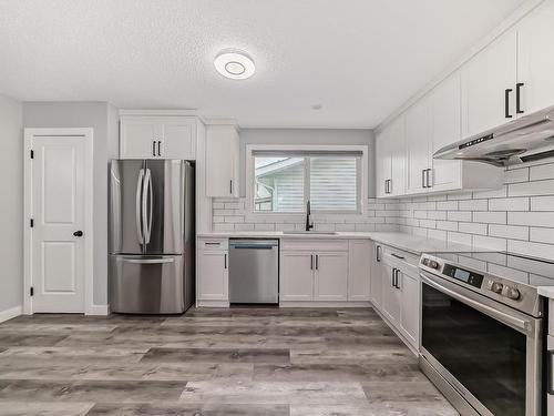 4324 73 Street, Edmonton, AB - Indoor Photo Showing Kitchen With Upgraded Kitchen