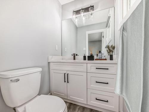 4324 73 Street, Edmonton, AB - Indoor Photo Showing Bathroom