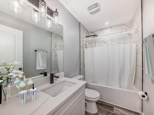 4324 73 Street, Edmonton, AB - Indoor Photo Showing Bathroom