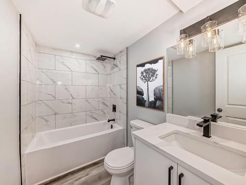 4324 73 Street, Edmonton, AB - Indoor Photo Showing Bathroom