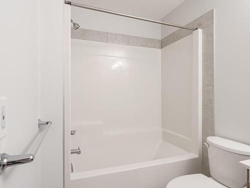 20115 26 Avenue, Edmonton, AB - Indoor Photo Showing Bathroom