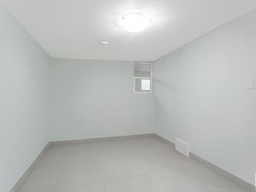 20115 26 Avenue, Edmonton, AB - Indoor Photo Showing Other Room