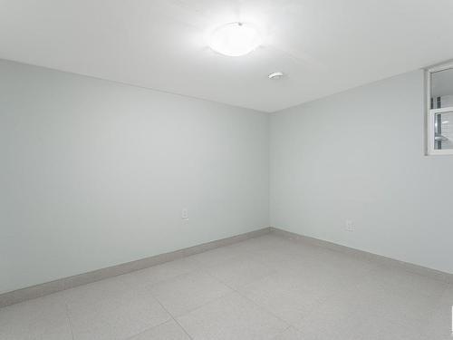 20115 26 Avenue, Edmonton, AB - Indoor Photo Showing Other Room