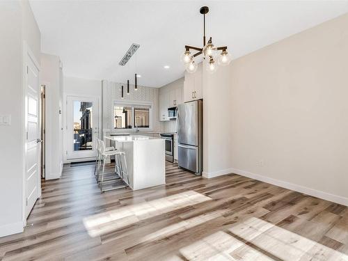 20 2215 24 Street Nw, Edmonton, AB - Indoor Photo Showing Kitchen With Stainless Steel Kitchen