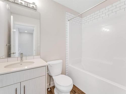 20 2215 24 Street Nw, Edmonton, AB - Indoor Photo Showing Bathroom