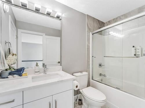 1756 18 Street, Edmonton, AB - Indoor Photo Showing Bathroom