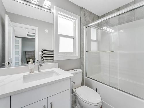 1756 18 Street, Edmonton, AB - Indoor Photo Showing Bathroom