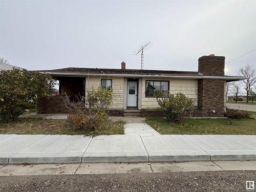 4501 52 Street, Two Hills, AB - Outdoor