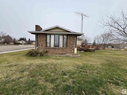 4501 52 Street, Two Hills, AB - Outdoor