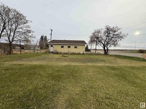 4501 52 Street, Two Hills, AB - Outdoor