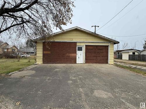 4501 52 Street, Two Hills, AB - Outdoor