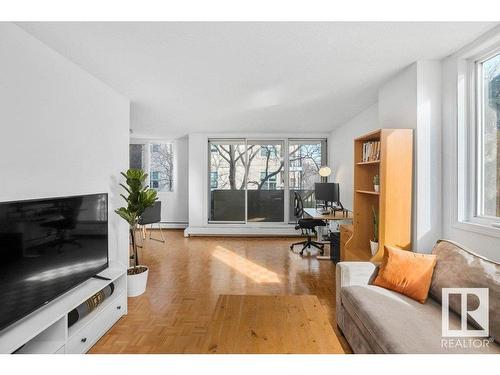 306 9816 112 Street, Edmonton, AB - Indoor Photo Showing Living Room