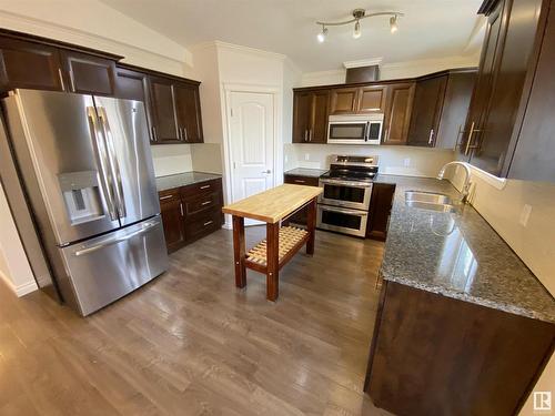 17 Sun Meadows Close, Stony Plain, AB - Indoor Photo Showing Kitchen With Double Sink