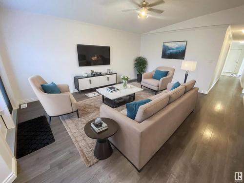 17 Sun Meadows Close, Stony Plain, AB - Indoor Photo Showing Living Room