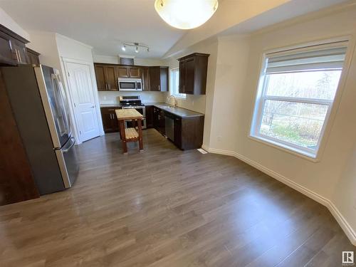 17 Sun Meadows Close, Stony Plain, AB - Indoor Photo Showing Kitchen