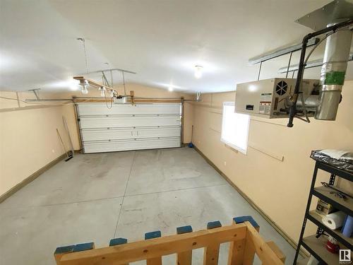 17 Sun Meadows Close, Stony Plain, AB - Indoor Photo Showing Garage