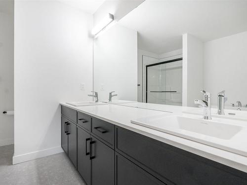 Edmonton, AB - Indoor Photo Showing Bathroom