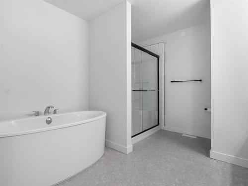 Edmonton, AB - Indoor Photo Showing Bathroom