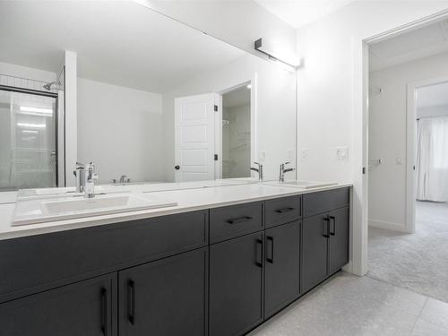 Edmonton, AB - Indoor Photo Showing Bathroom