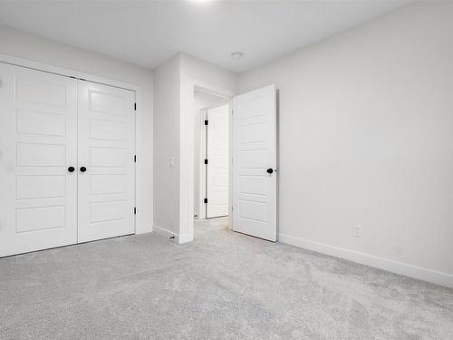 Edmonton, AB - Indoor Photo Showing Other Room