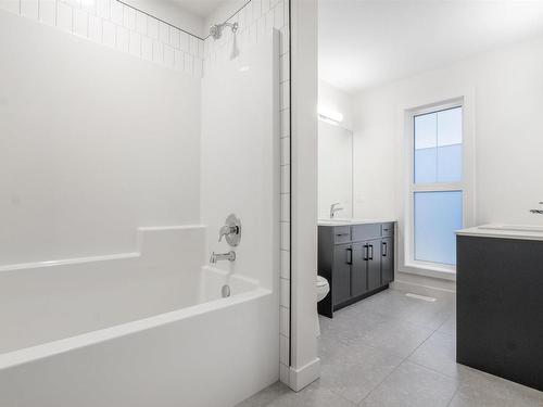 Edmonton, AB - Indoor Photo Showing Bathroom