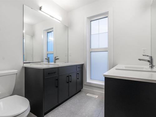 Edmonton, AB - Indoor Photo Showing Bathroom