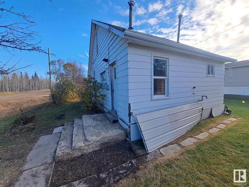 5278 51 St, Mayerthorpe, AB 