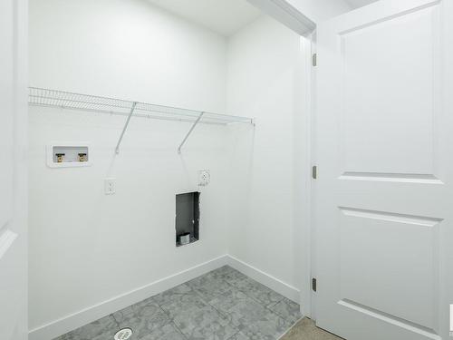 32 Hunter Place, Spruce Grove, AB - Indoor Photo Showing Other Room