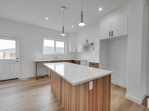 130 Castilian Boulevard, Sherwood Park, AB - Indoor Photo Showing Kitchen With Upgraded Kitchen