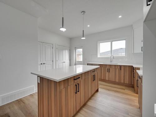 130 Castilian Boulevard, Sherwood Park, AB - Indoor Photo Showing Kitchen