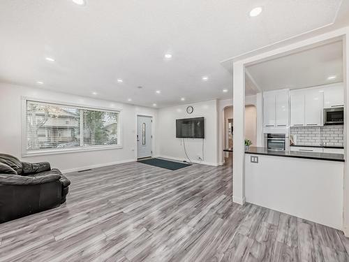 12835 122 Street, Edmonton, AB - Indoor Photo Showing Kitchen