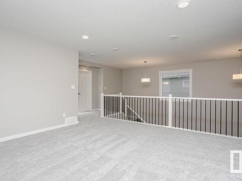 674 Kinglet Boulevard, Edmonton, AB - Indoor Photo Showing Other Room