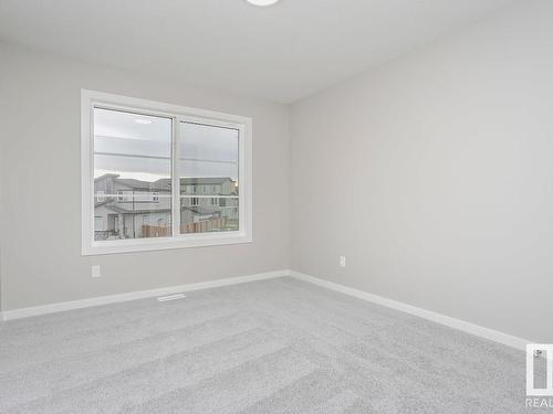 674 Kinglet Boulevard, Edmonton, AB - Indoor Photo Showing Other Room