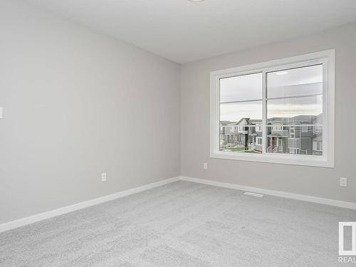 674 Kinglet Boulevard, Edmonton, AB - Indoor Photo Showing Other Room