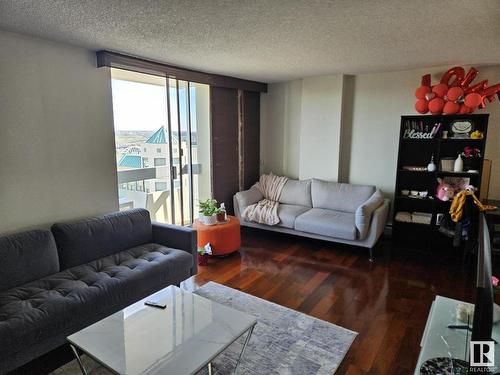 1403 10883 Saskatchewan Drive, Edmonton, AB - Indoor Photo Showing Living Room