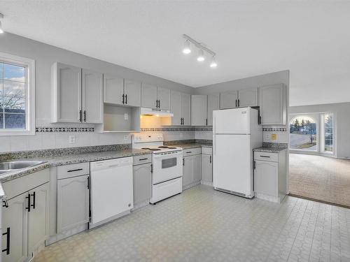 11604 12 Avenue, Edmonton, AB - Indoor Photo Showing Kitchen